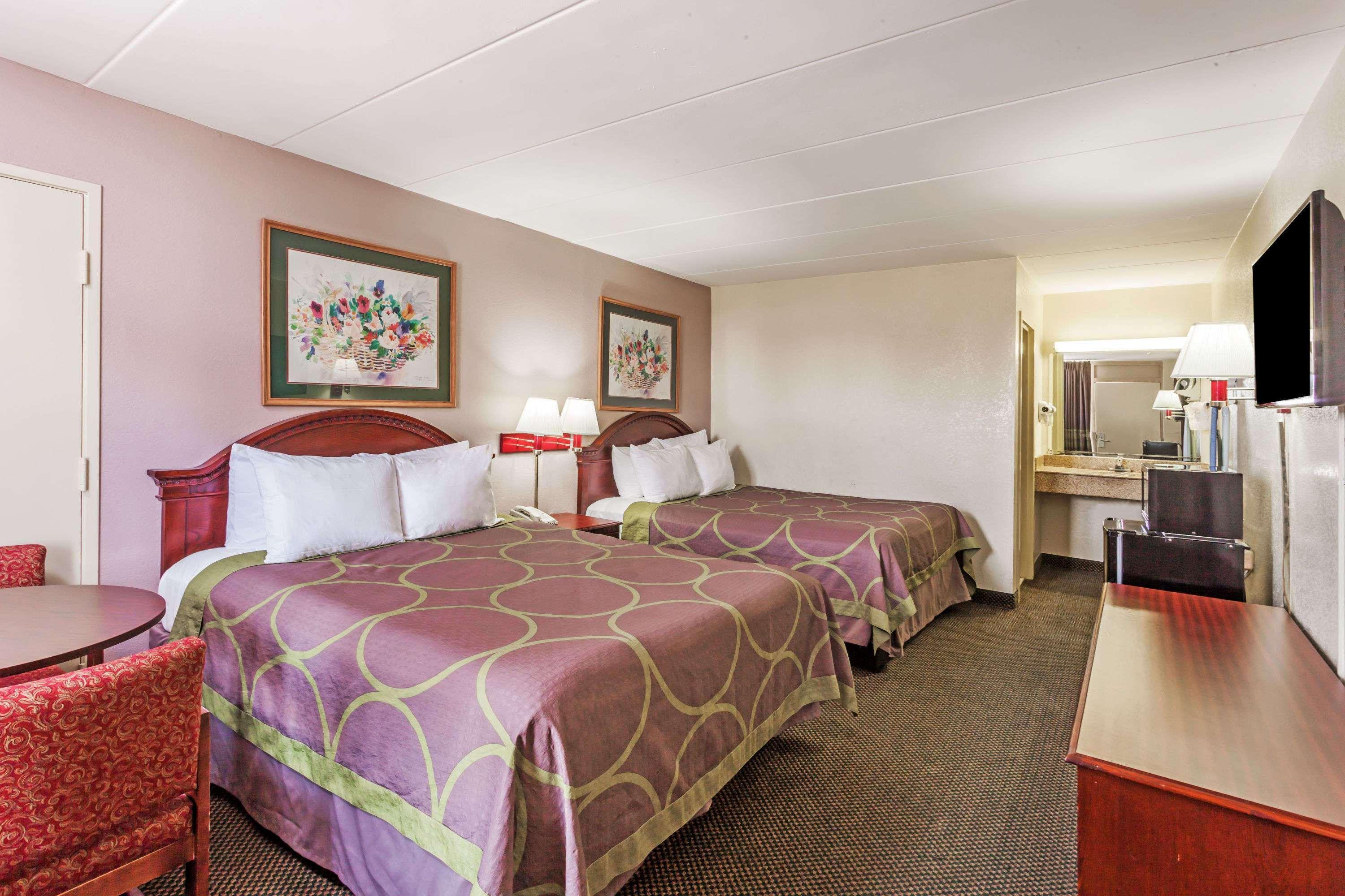 Super 8 By Wyndham Manassas Hotel Exterior photo